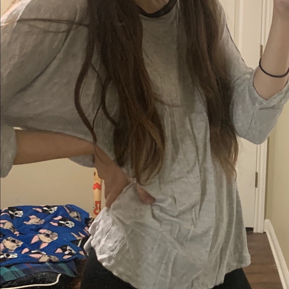 Forever 21 cute flowy top - Picture 2 of 3